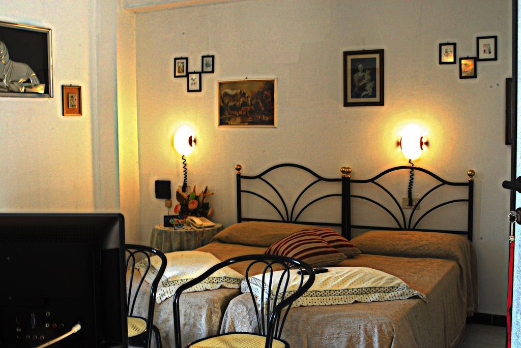 Hotel Ebe Сан-П'єро-а-Сьєве Екстер'єр фото