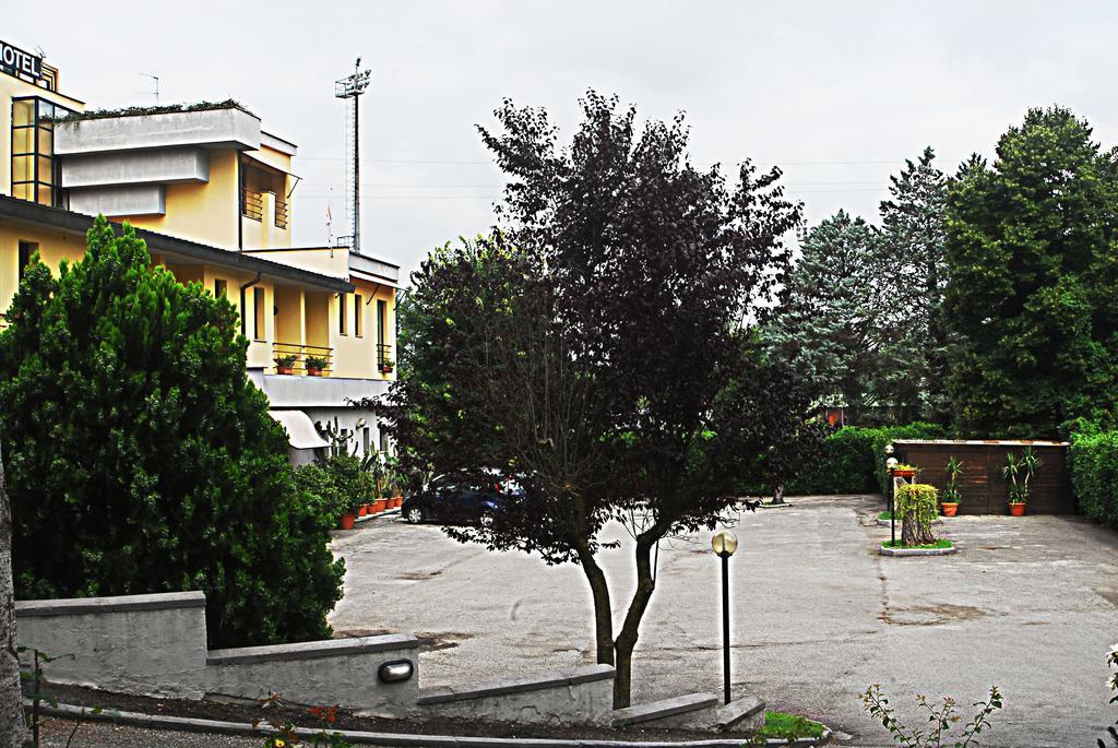 Hotel Ebe Сан-П'єро-а-Сьєве Екстер'єр фото