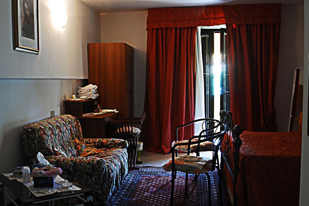 Hotel Ebe Сан-П'єро-а-Сьєве Екстер'єр фото